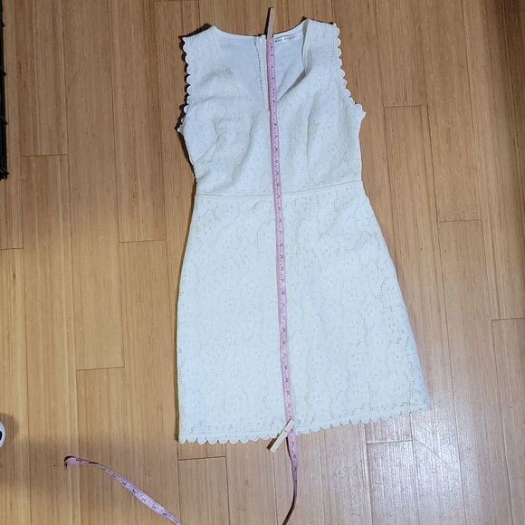 Max Studio ivory lace fabric dress 2. Worn once for photoshoot NEW - Picture 13 of 15